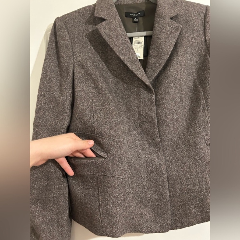 NWT Ann Taylor Textured Brown Blazer Wool Rayon Blend
Button Front Blazer Sz 8 - Picture 8 of 12
